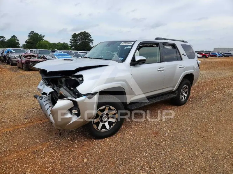 2022 Toyota 4 RUNNER photo