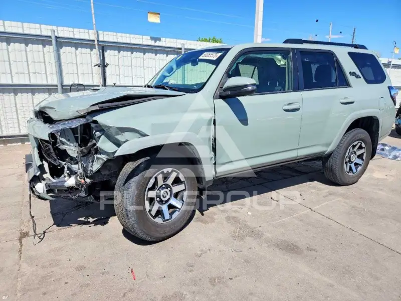 2022 Toyota 4 RUNNER photo