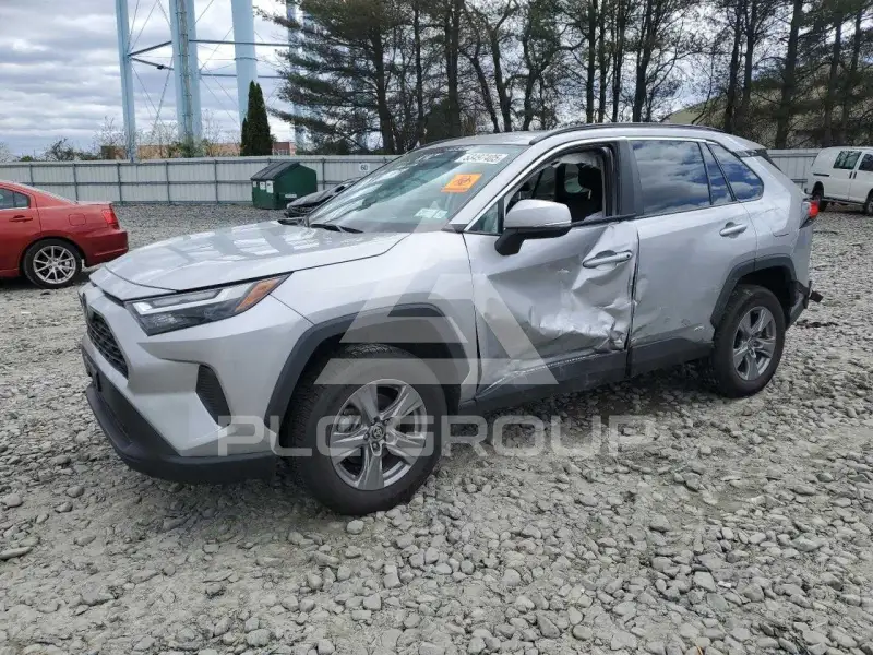 2022 Toyota RAV4 фото