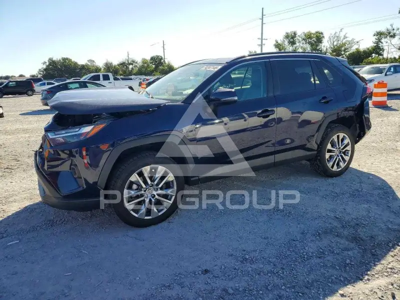 2022 Toyota RAV4 фото