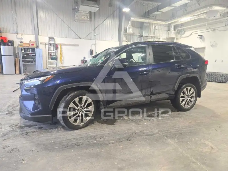 2022 Toyota RAV4 фото