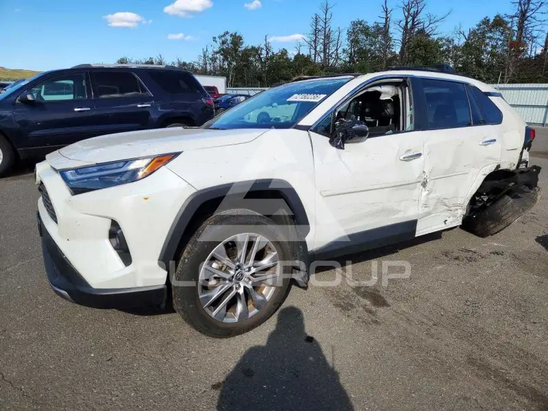 2022 Toyota RAV4 фото