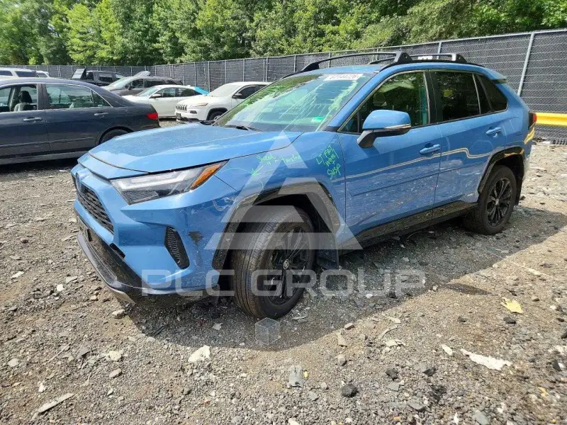 2022 Toyota RAV4 фото