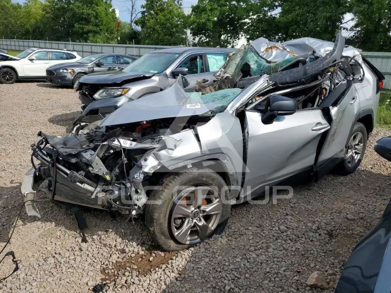 2022 Toyota RAV4 фото