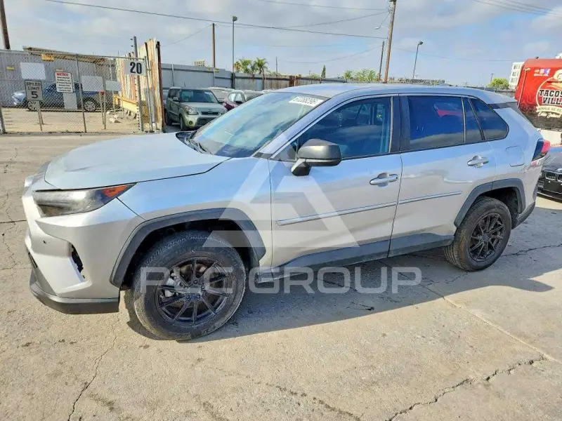 2022 Toyota RAV4 фото