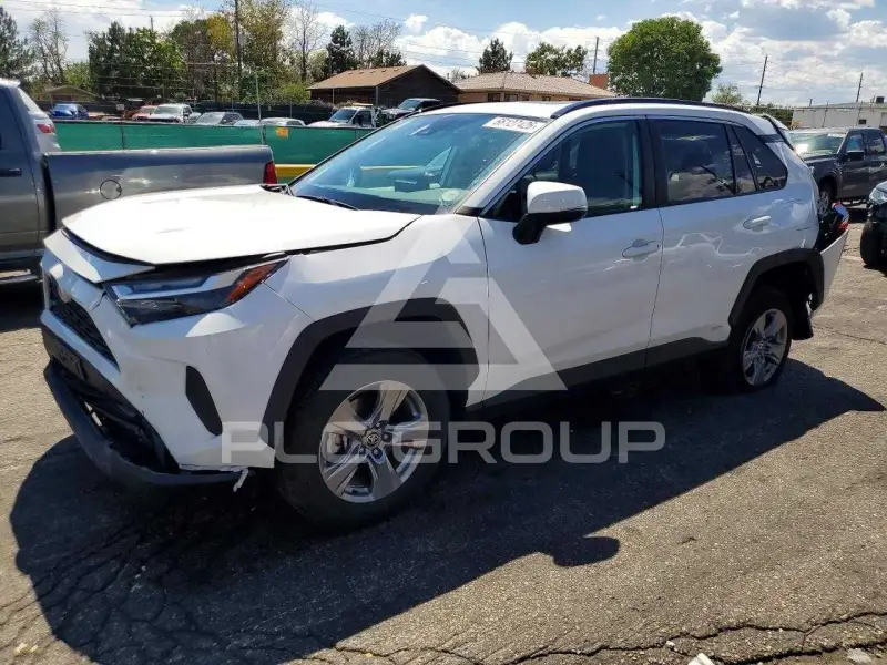 2022 Toyota RAV4 фото