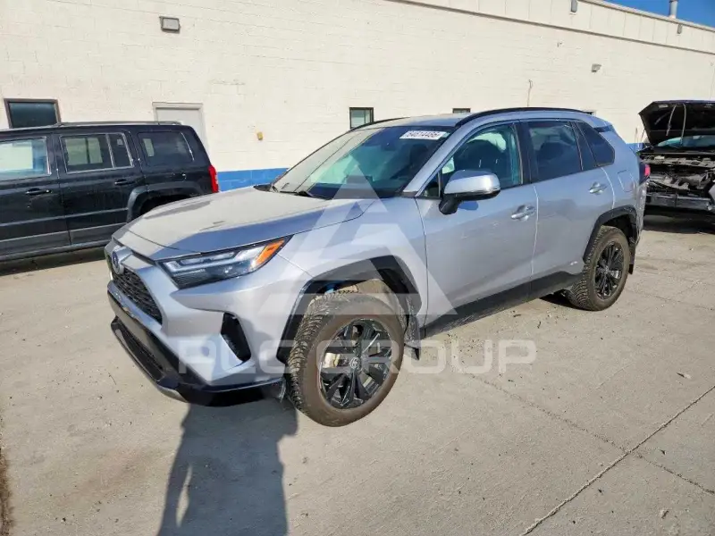 2022 Toyota RAV4 фото