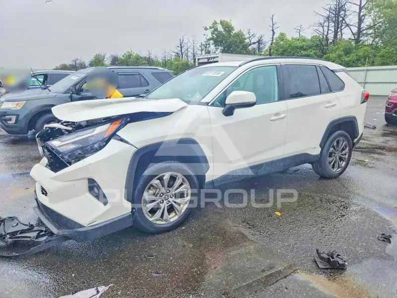2022 Toyota RAV4 фото