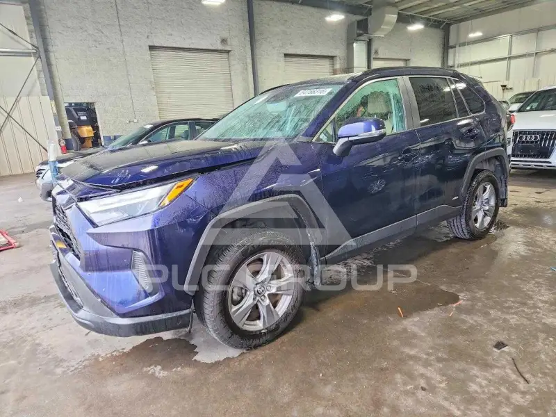 2022 Toyota RAV4 фото