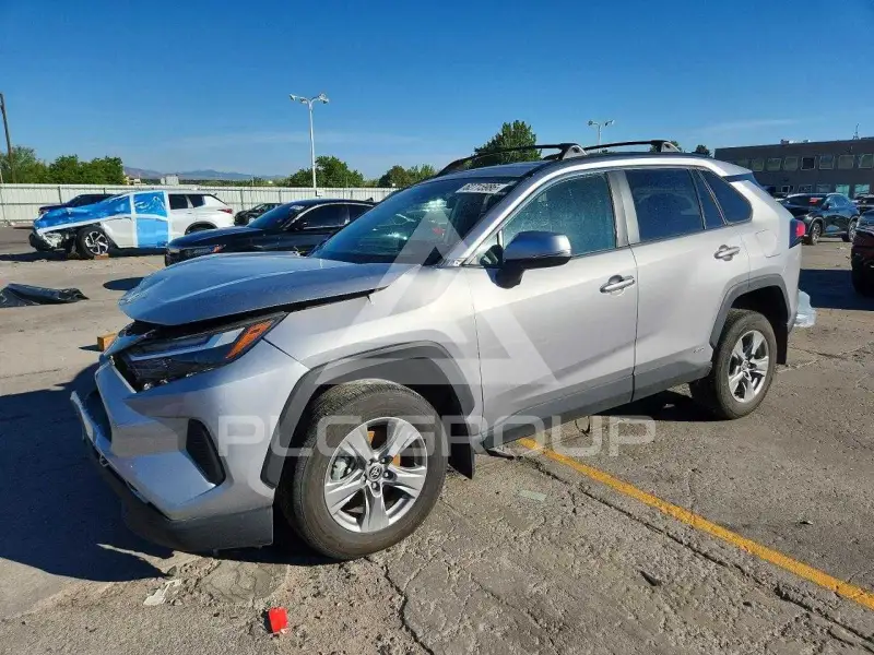 2022 Toyota RAV4 фото