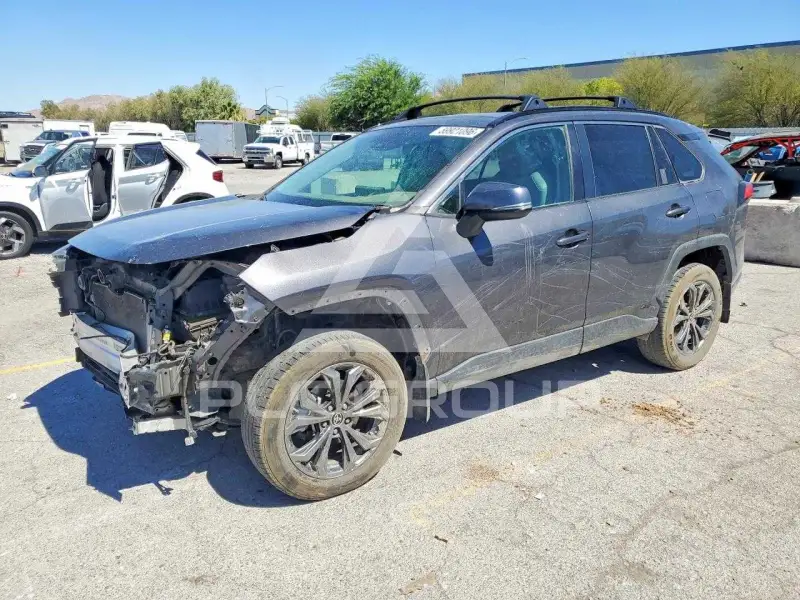 2022 Toyota RAV4 фото