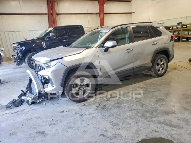 2022 Toyota RAV4 фото