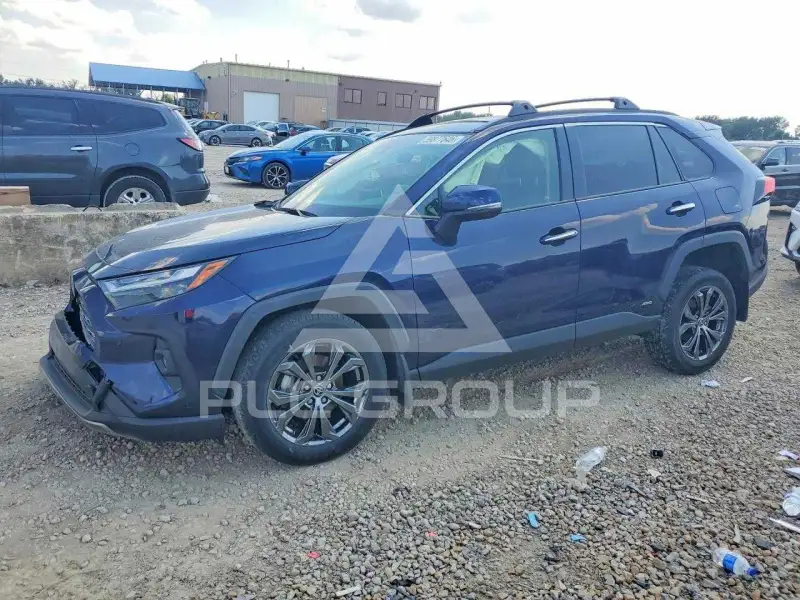 2022 Toyota RAV4 фото