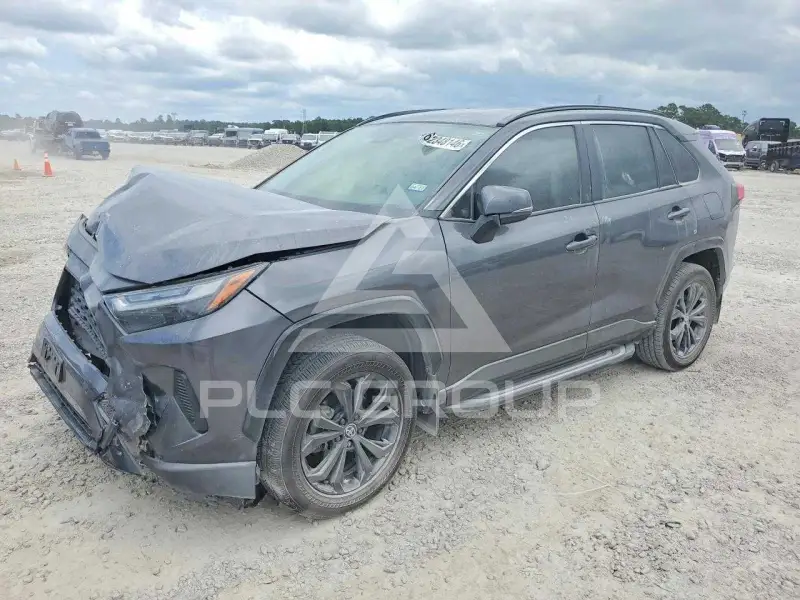 2022 Toyota RAV4 фото