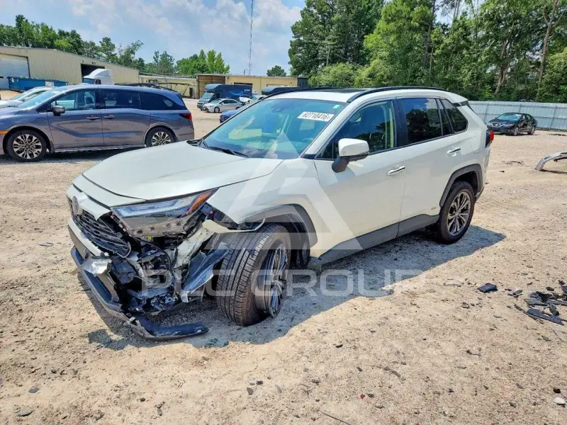 2022 Toyota RAV4 фото