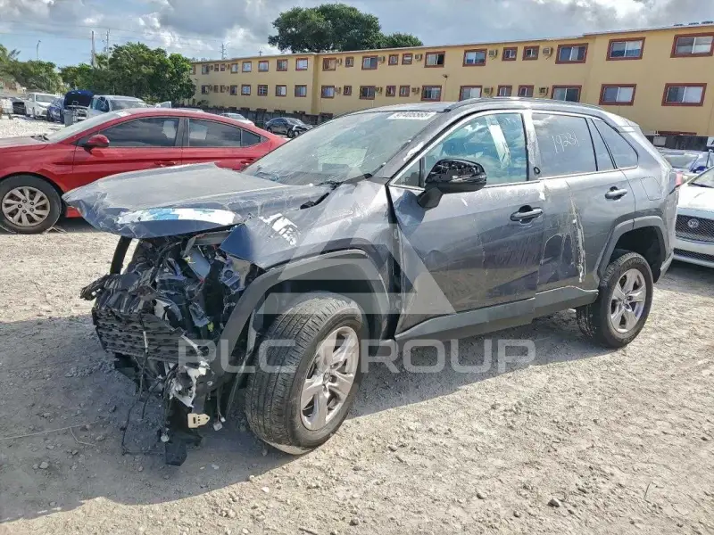 2022 Toyota RAV4 фото