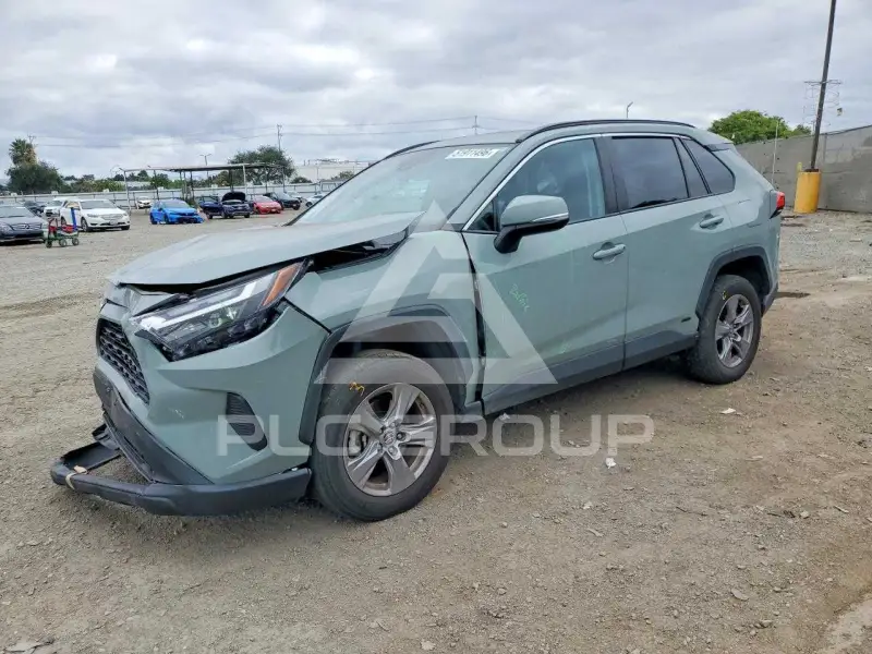 2022 Toyota RAV4 фото
