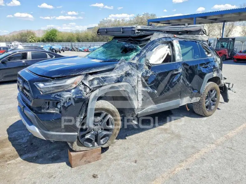 2022 Toyota RAV4 фото