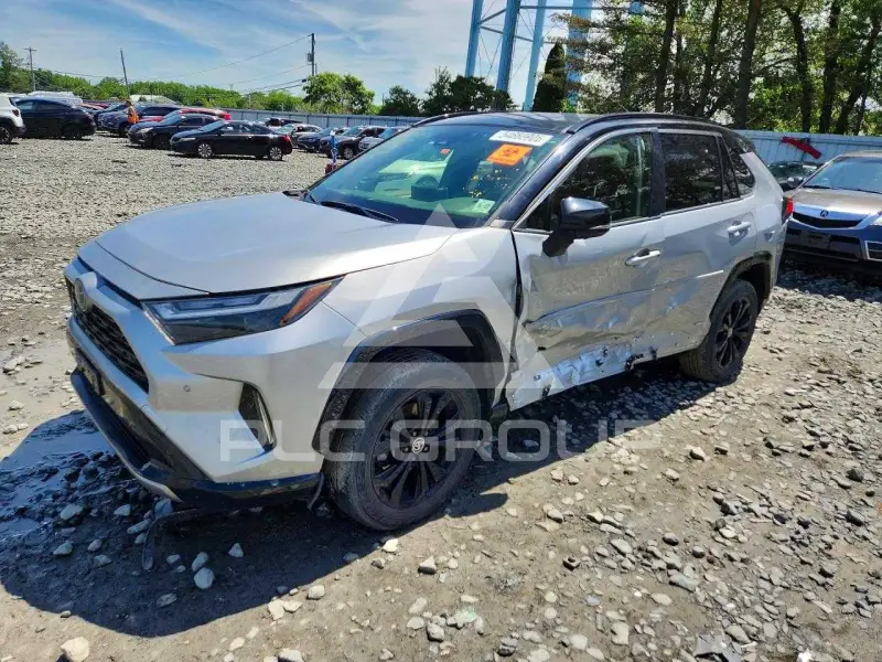 2022 Toyota RAV4 фото