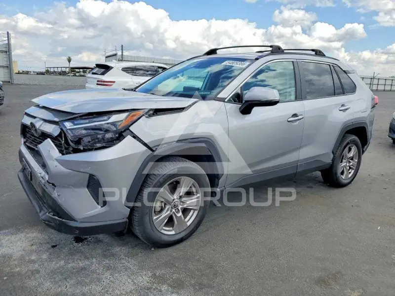 2022 Toyota RAV4 фото