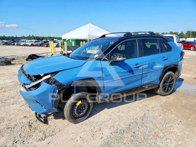 2022 Toyota RAV4 фото