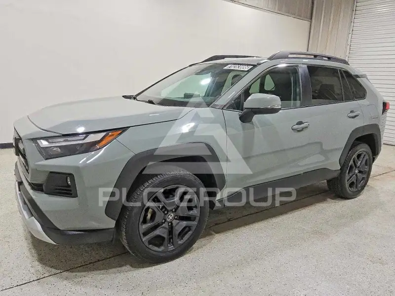 2022 Toyota RAV4 фото