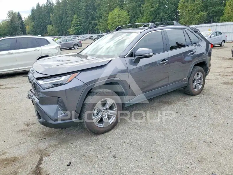 2022 Toyota RAV4 фото