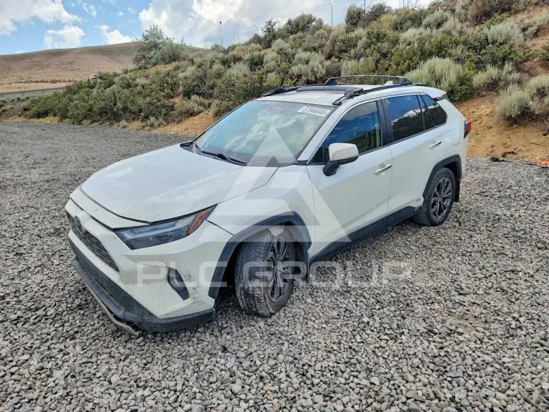 2022 Toyota RAV4 фото