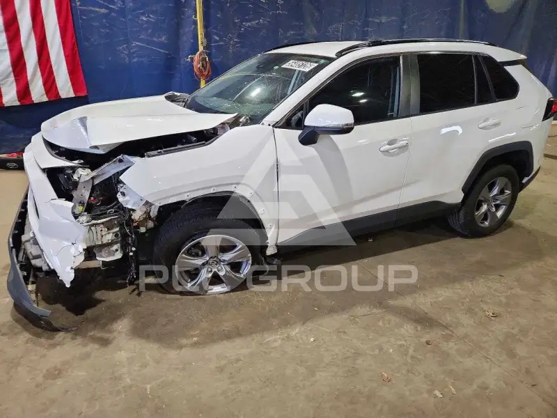 2022 Toyota RAV4 фото