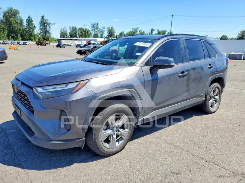 2022 Toyota RAV4 фото