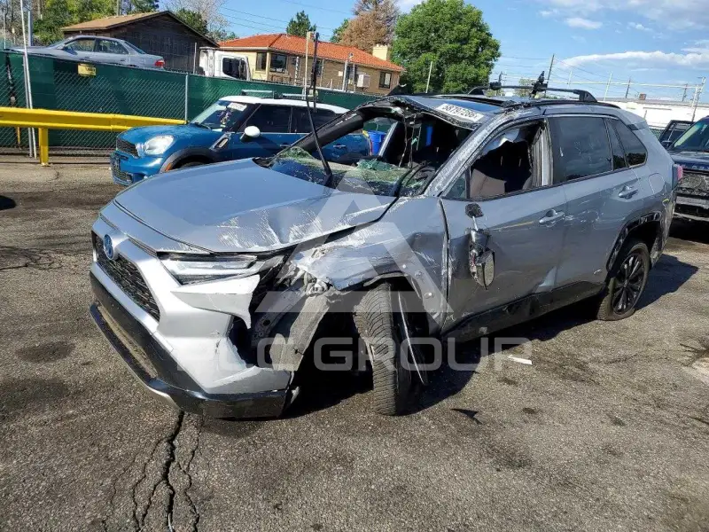 2022 Toyota RAV4 фото