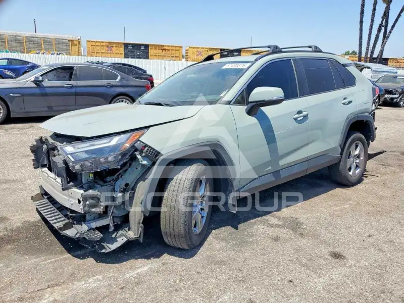 2022 Toyota RAV4 фото