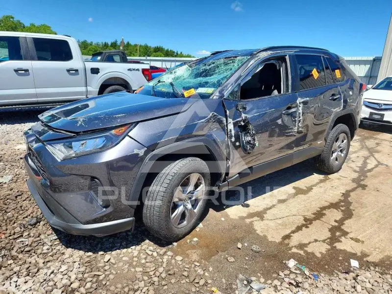 2022 Toyota RAV4 фото