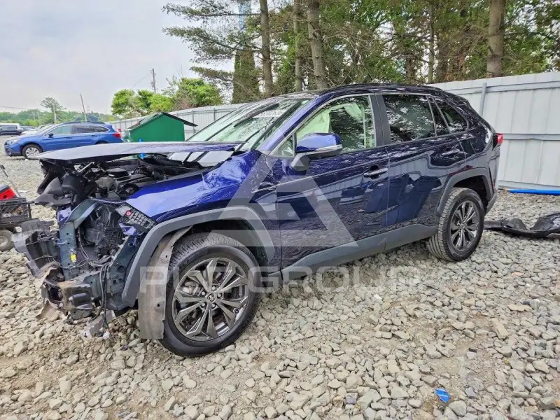 2022 Toyota RAV4 фото