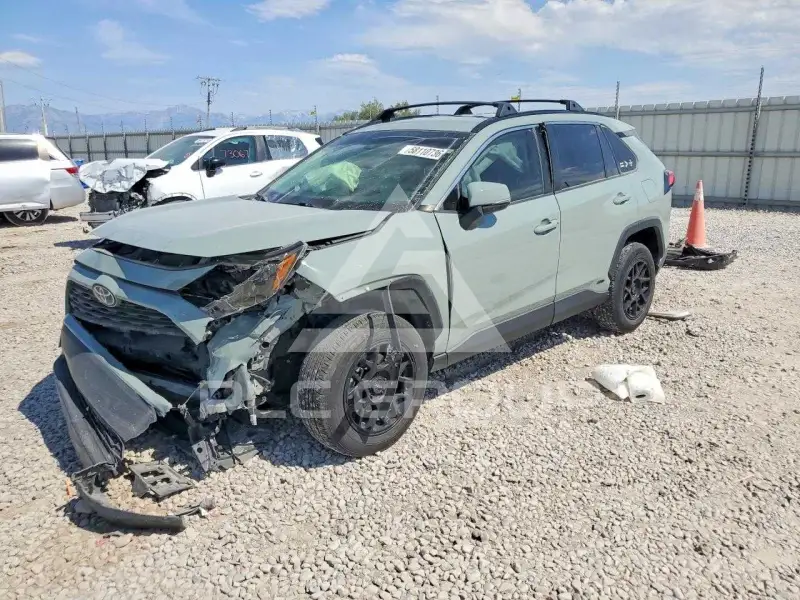 2022 Toyota RAV4 фото