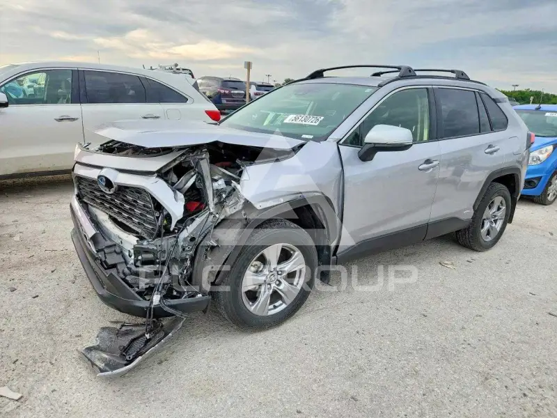 2022 Toyota RAV4 фото