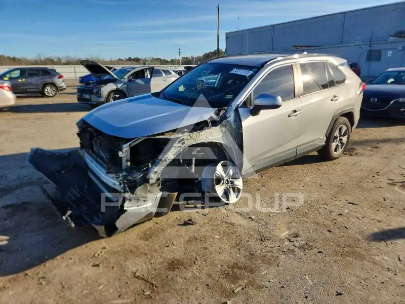 2022 Toyota RAV4 photo