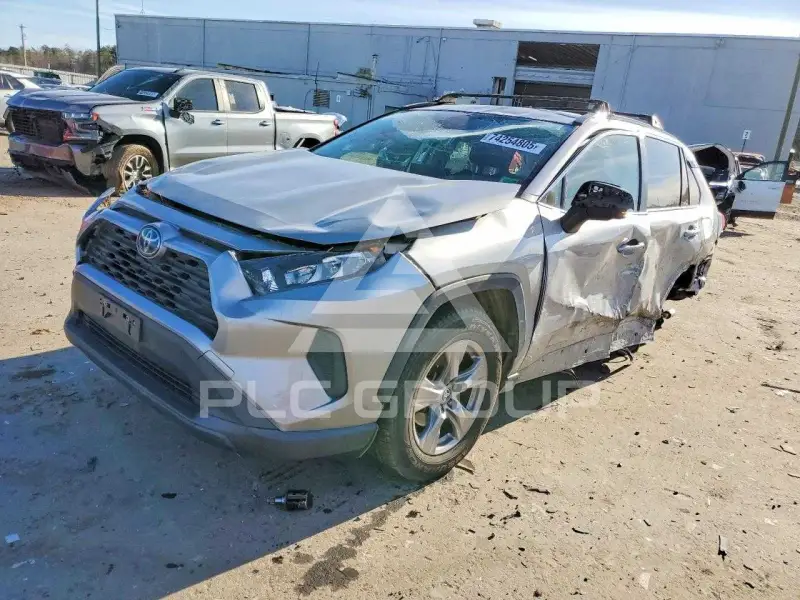 2022 Toyota RAV4 фото
