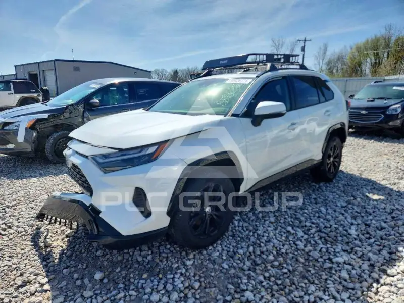 2022 Toyota RAV4 фото