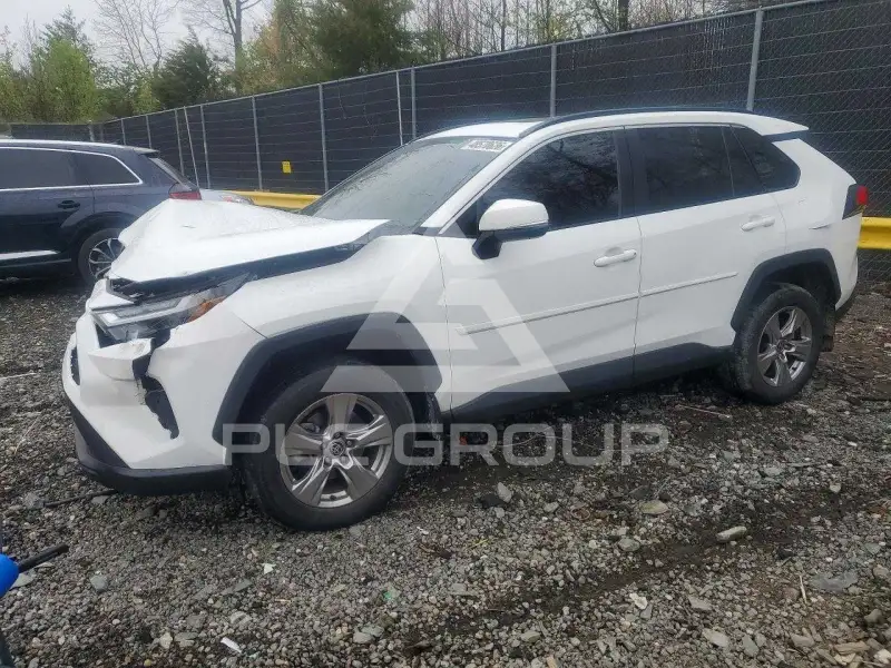 2022 Toyota RAV4 фото