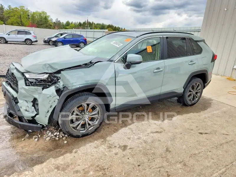 2022 Toyota RAV4 фото