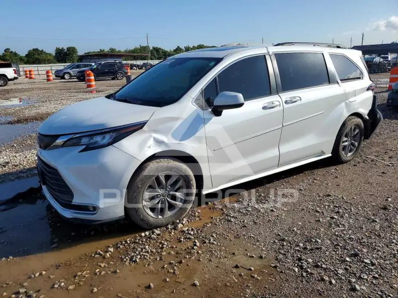 2022 Toyota SIENNA photo