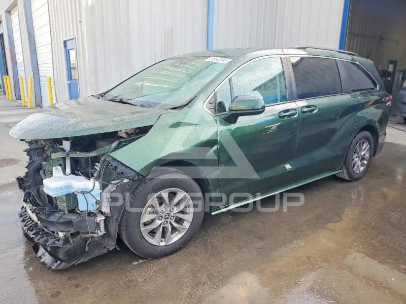 2022 Toyota SIENNA photo