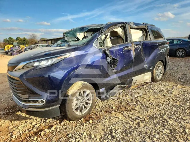 2022 Toyota SIENNA фото