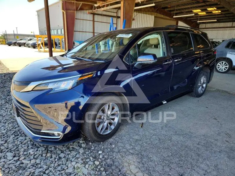 2022 Toyota SIENNA photo