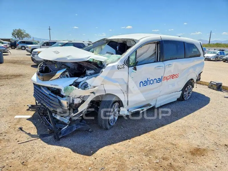 2022 Toyota SIENNA фото