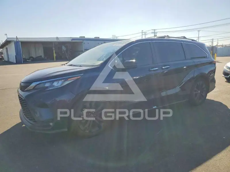 2022 Toyota SIENNA photo
