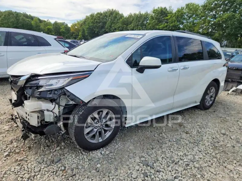 2022 Toyota SIENNA photo