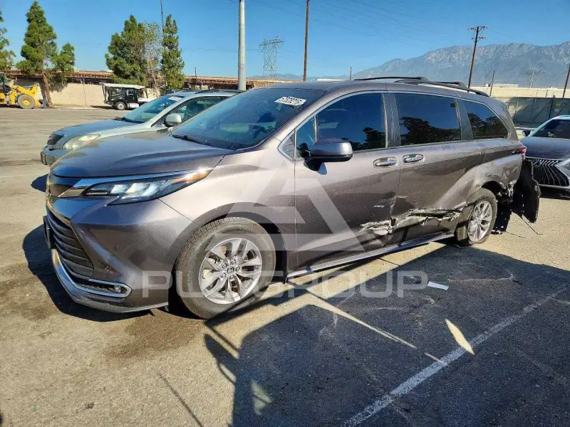 2022 Toyota SIENNA фото