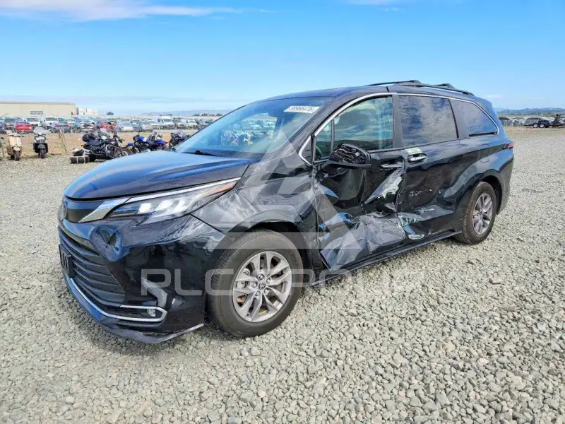 2022 Toyota SIENNA фото